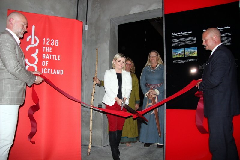 Frá opnun sýningarinnar um valdabrölt Íslendinga á þrettándu öld. Ártalið 1238 vísar í Örlygsstaðabardaga, fjölmennustu orrustu sem háð hefur verið á Íslandi. Hún fór fram við eyðibýlið Örlygsstaði í landi Víðivalla í Blönduhlíð í Skagafirði þann 21. ágúst 1238. Mynd: PF