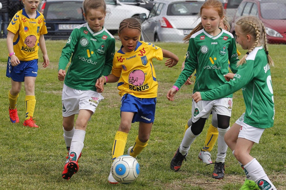 Eftirsóttur bolti á síðasta Landsbankamóti/Ljósmynd ÓAB