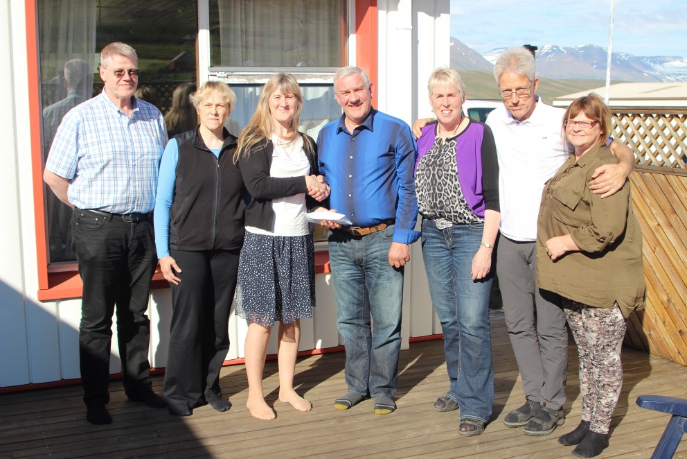 Stjórn Krabbameinsfélags Skagafjarðar ásamt Pálma og Ásu/Mynd: BG