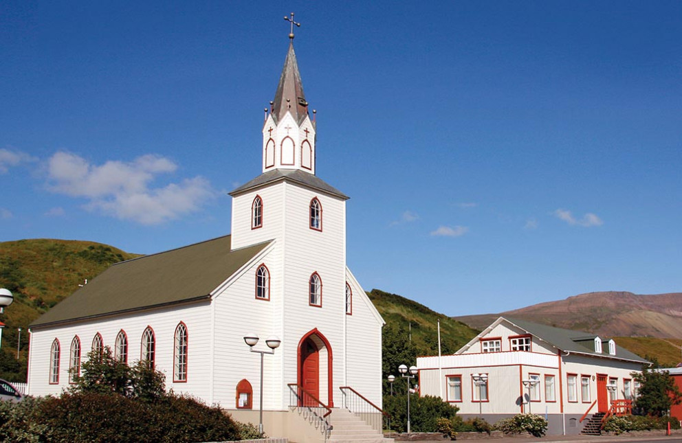 Sauðárkrókskirkja og safnaðarheimili.  MYND: ÓAB