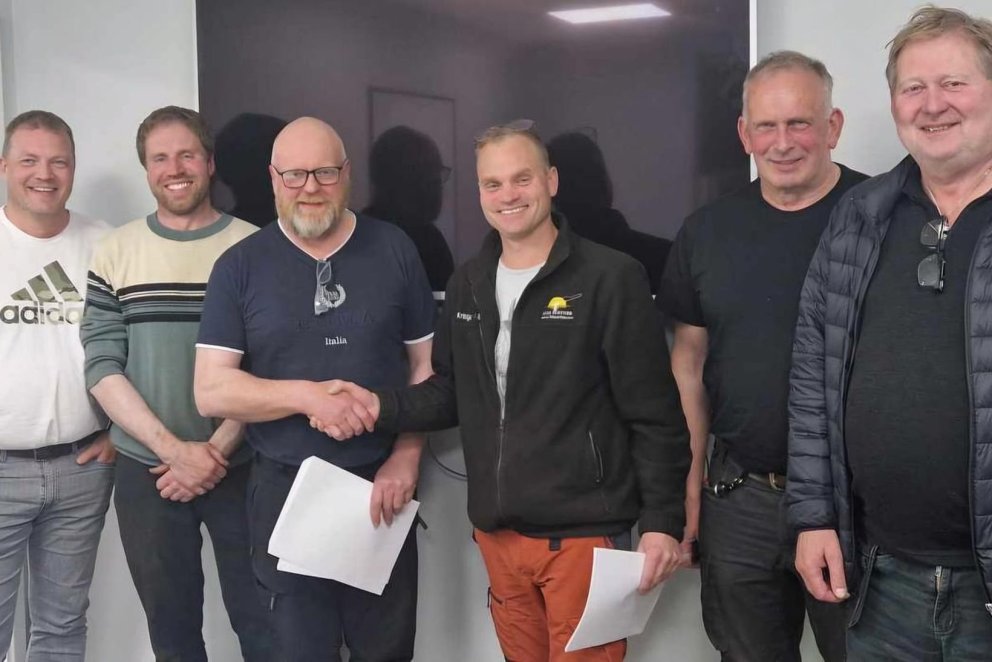 Stjórn Veiðifélags Blöndu og Svartár með Kristjáni Páli Rafnssyni forvígismanni Fish Partner. Samningurinn öðlaðist gildi í gær eftir samþykkt félagsfundar. Frá vinstri: Guðmundur Haukur Jakobsson, Guðlaugur Torfi Sigurðsson, Guðmundur formaður og Kristján Páll. Þá koma Guðmundur Guðbrandsson og Jón Ingi Guðmundsson. MYND.GRH