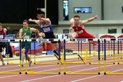 Ísak Óli í grindahlaupinu. Mynd: fri.is.