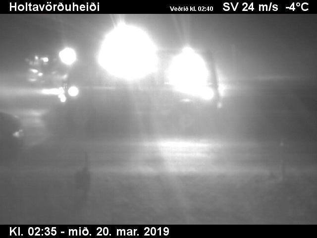 Frá vettvangi í nótt. Mynd úr myndavél Vegagerðarinnar sem birt er á Facebook-síðu Húna.