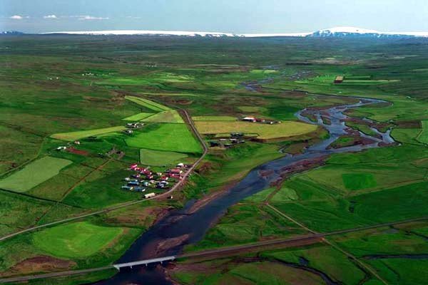 Miðfjarðará og Laugarbakki í Miðfirði. Mynd:northiceland.is