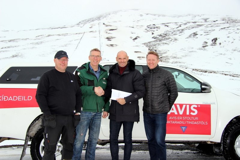 Við undirritun samnings milli skíðadeildar Tindastóls og AVIS bílaleigu um samstarf sem kemur báðum aðilum vel. Frá vinstri Baldur Sigurðsson, umboðsmaður AVIS á Sauðárkróki, Viggó Jónsson, framkvæmdarstjóri skíðadeildar Tindastóls, Axel Gómez framkvæmdastjóri AVIS og Arnþór Jónsson, sölustjóri sama fyrirtækis. Mynd: PF.