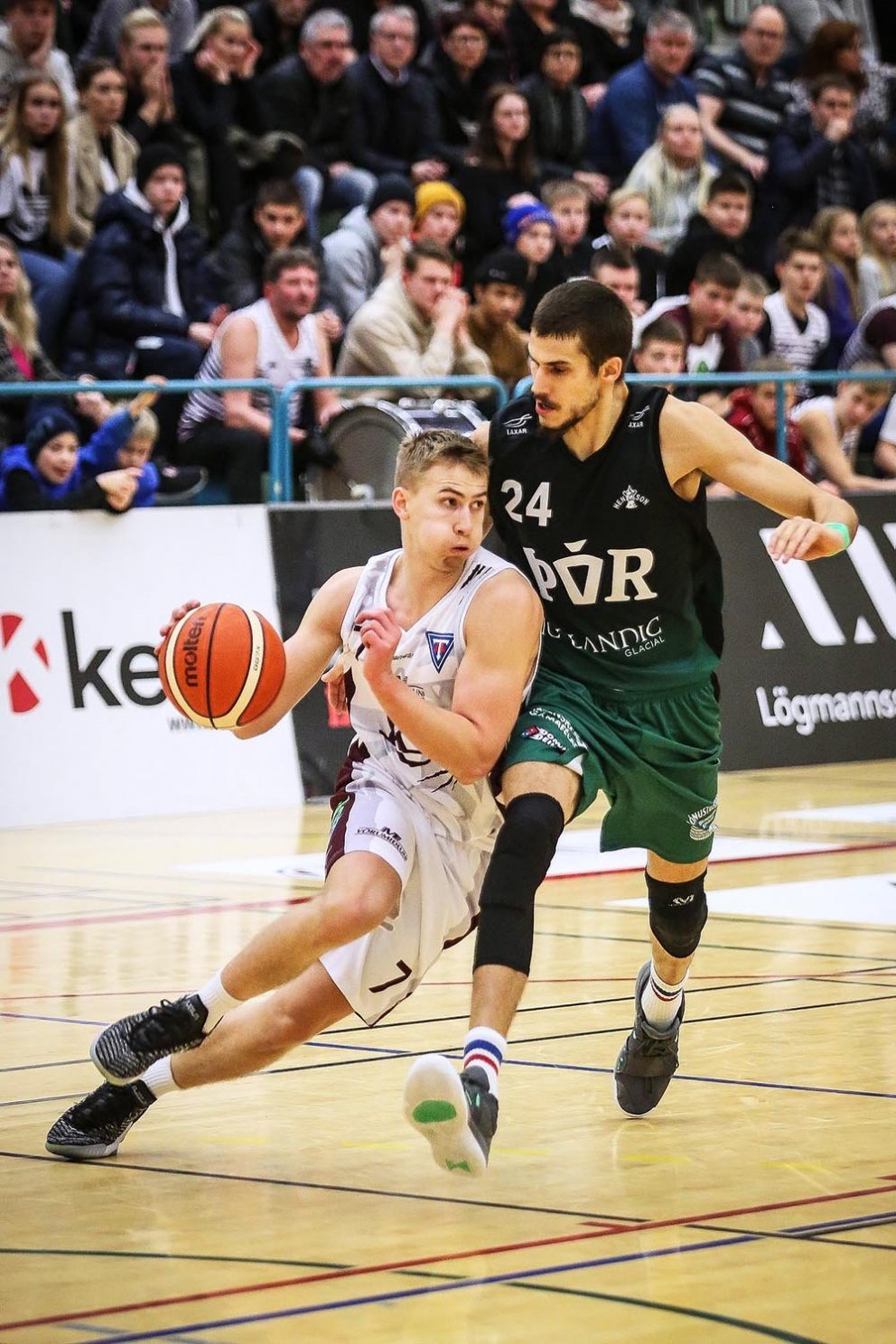 Pétur í baráttunni í leik gegn Þór Þorlákshöfn fyrir jól. MYND: HJALTI ÁRNA