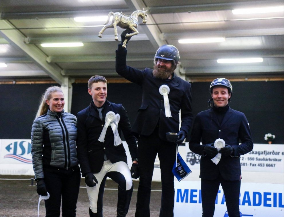 Lið Íbishóls að sigri loknum. Mynd: Meistardeild KS í Hestaíþróttum