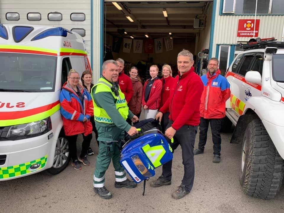 Við afhendinguna í gær. Mynd: Aðsend