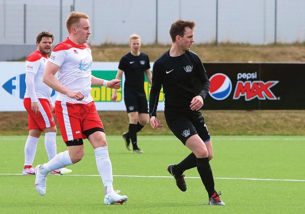 Ingvi Rafn Ingvarsson, annar frá vinstri, á fullri ferð í leik gegn Vængjum Júpiters. MYND: ÓAB