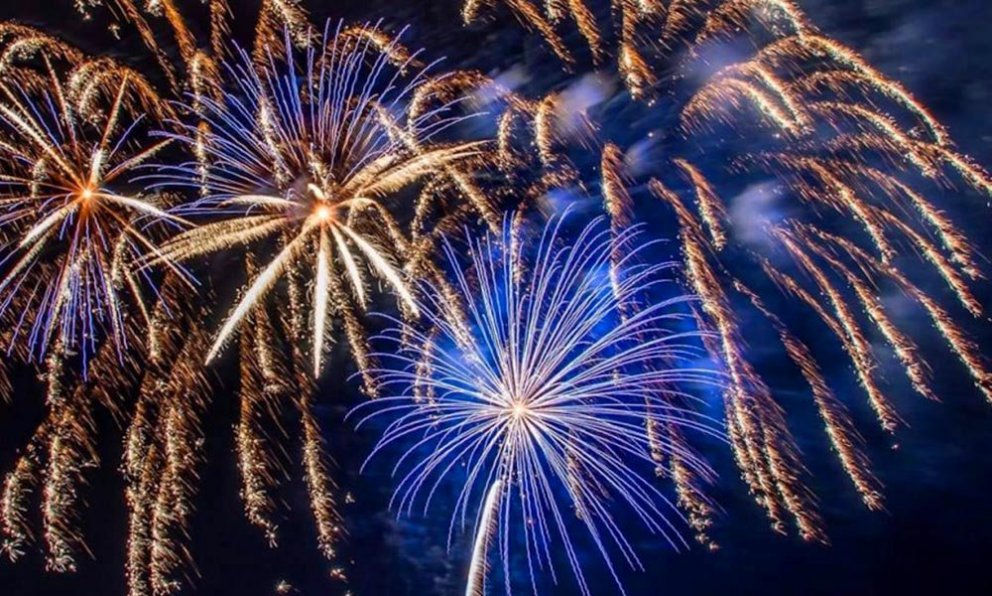 Flugeldasýning. MYND AF NETINU