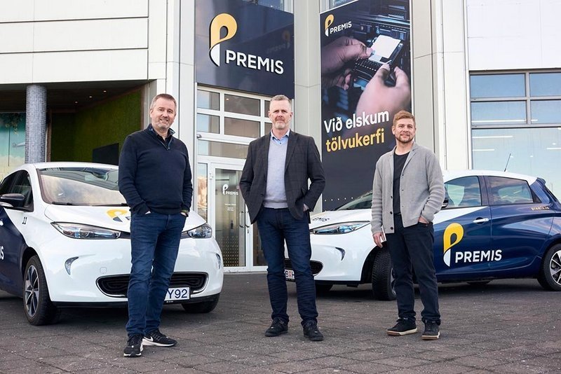 Pétur Ingi Björnsson, Sigurður Pálsson og Kristinn Elvar Arnarsson við sameiningu Fjölnets og Premis.