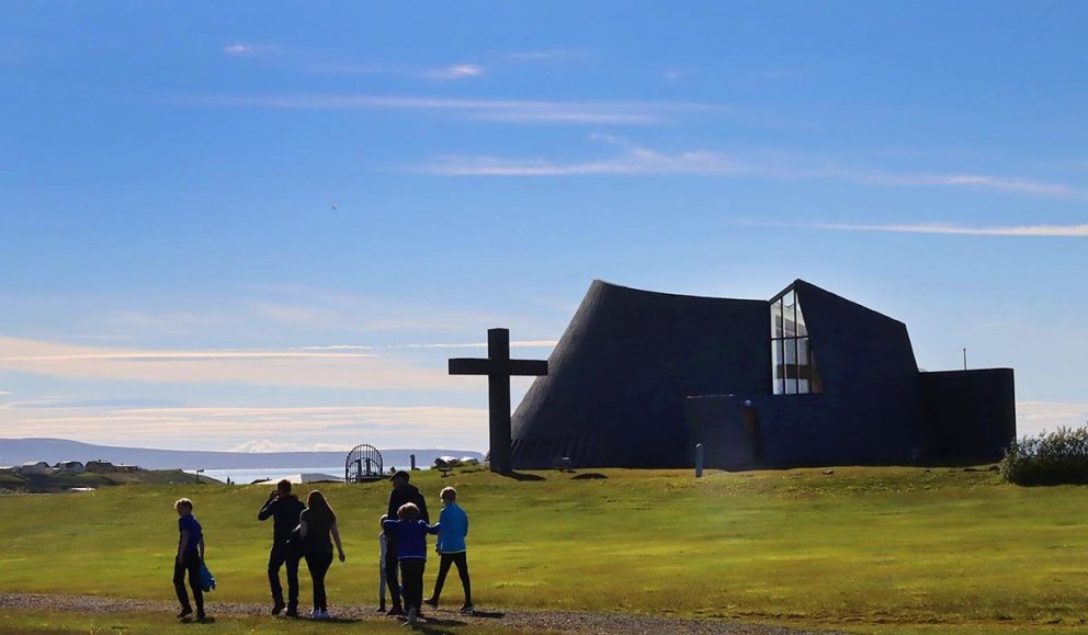 Blönduóskirkja síðasta sumar. MYND: ÓAB