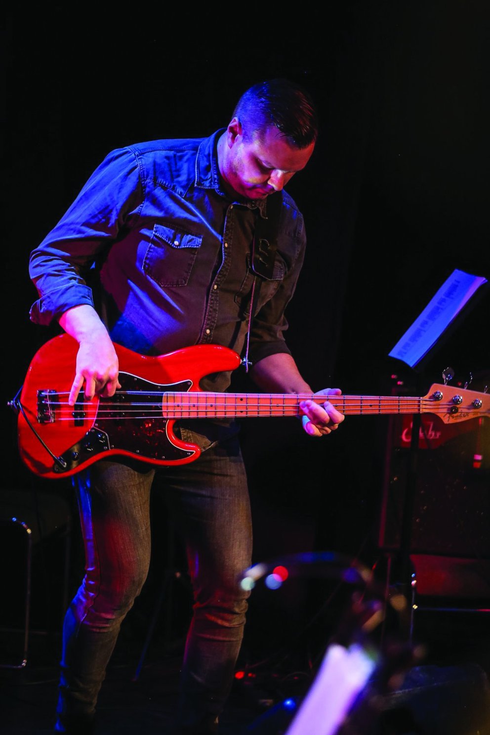 Vignir og bassinn í góðu fjöri með Tríó Pilla Prakkó. Mynd: Hjalti Árna