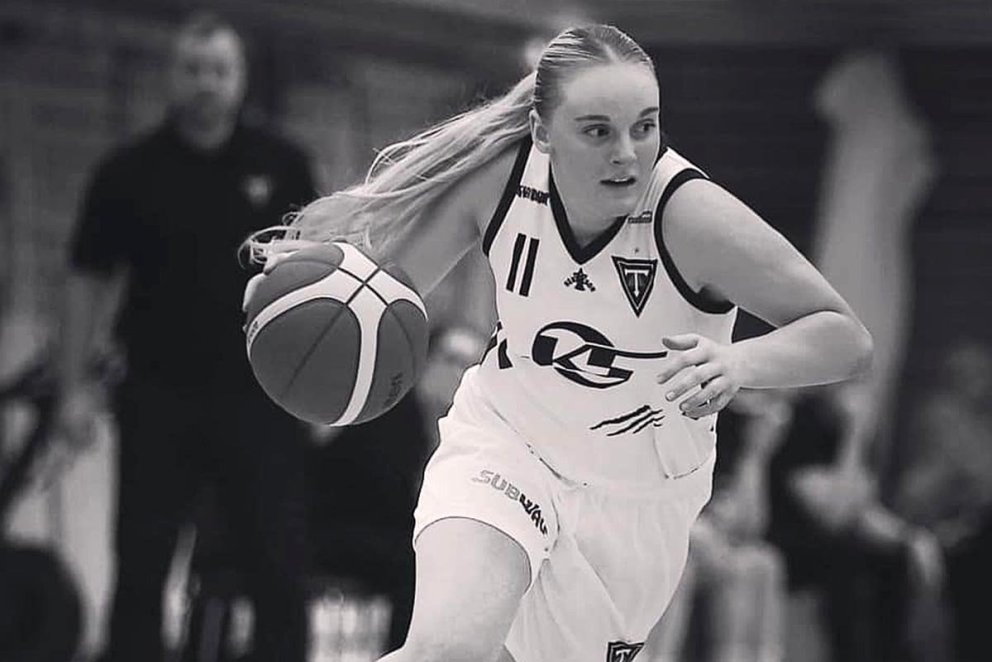 Eva Rún með boltann.