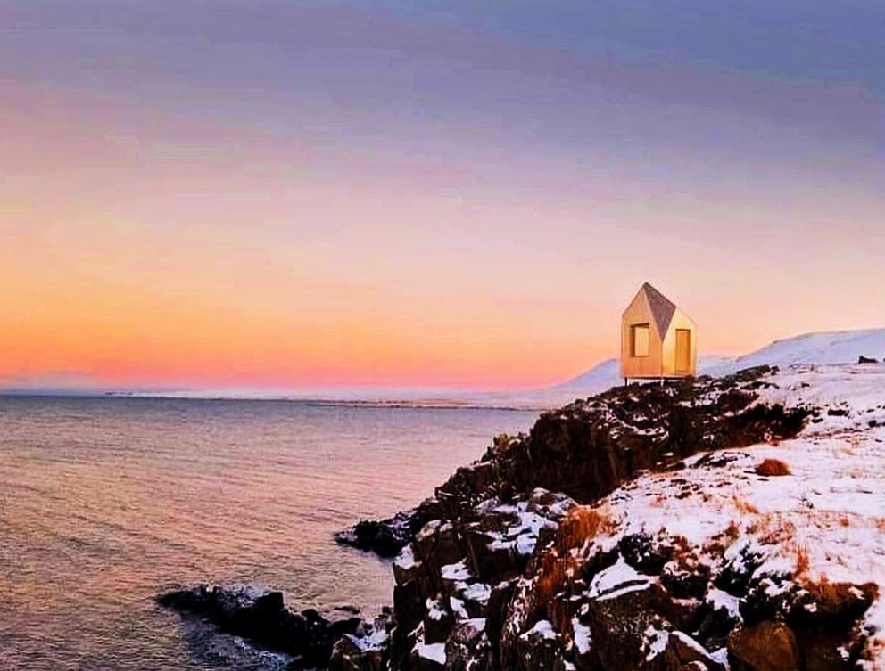 Fuglaskoðunarhúsið nýja á Spákonufellshöfða. MYND AF SKAGASTRÖND.IS