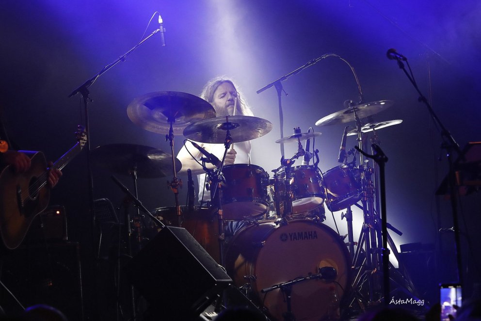 Kalli Tomm á trommunum. MYND AÐSEND