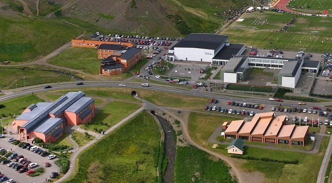 Picture of school playground. Taken from fnv.is