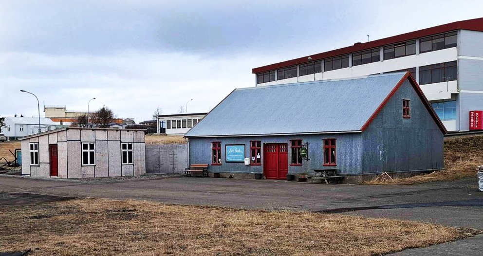 Á myndinni er Norðurbraut húsið sem stendur til vinstri.MYND AÐSEND