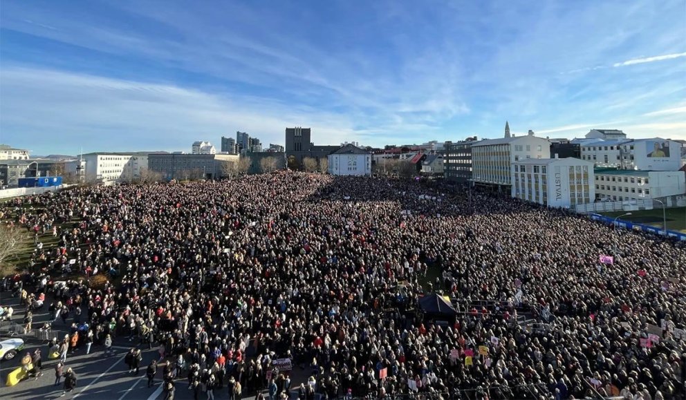 Frá samstöðufundi vegna kvennaverkfalls 2023. MYND RÚV / Ragnar Visage