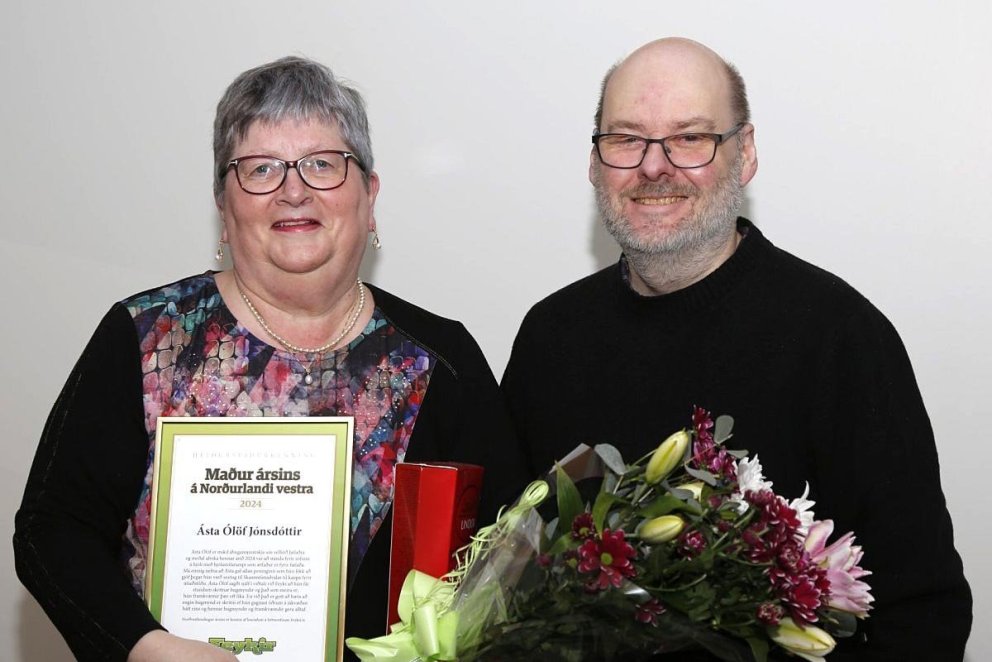 Ásta Ólöf Maður ársins 2024 ásamt ritstjóra Feykis. MYND GG