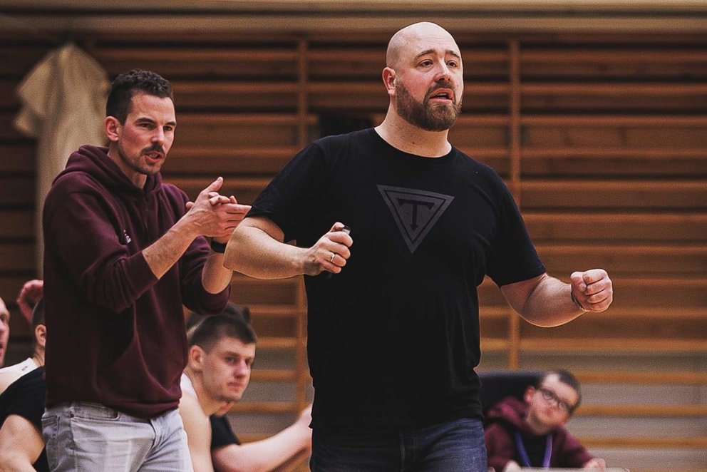 Arnari þjálfara fannst lið sitt sína karakter og dug í gærkvöldi. Þessi mynd er frá því fyrr í vetur. MYND: DAVÍÐ MÁR