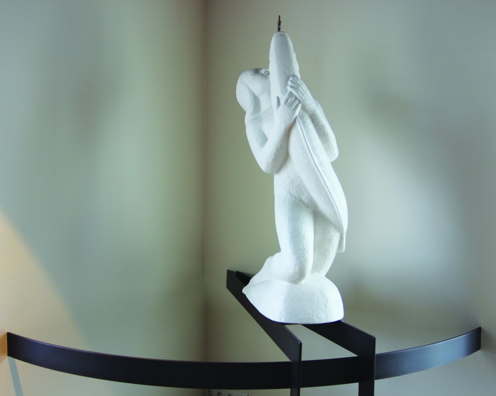 Stytta eftir Guðmund frá Miðdal sem nú hefur verið sett upp í Sjávarborg á Hvammstanga. Mynd: KSE