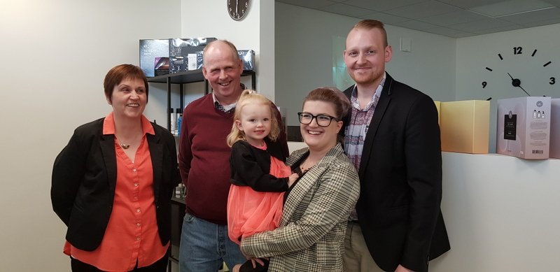 Eigendur Villunnar þau Eyrún, Sveinn, Jónína, með dótturina Bergdísi Lilju, og Eyþór. Myndir:FE