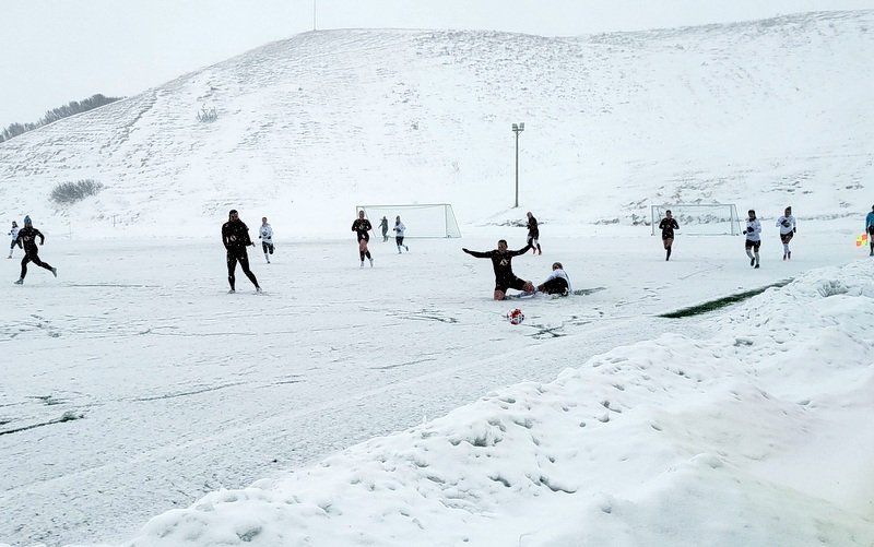 Stólastúlkur unnu Mosfellinga í snjóbolta í Lengjubikarnum í gær