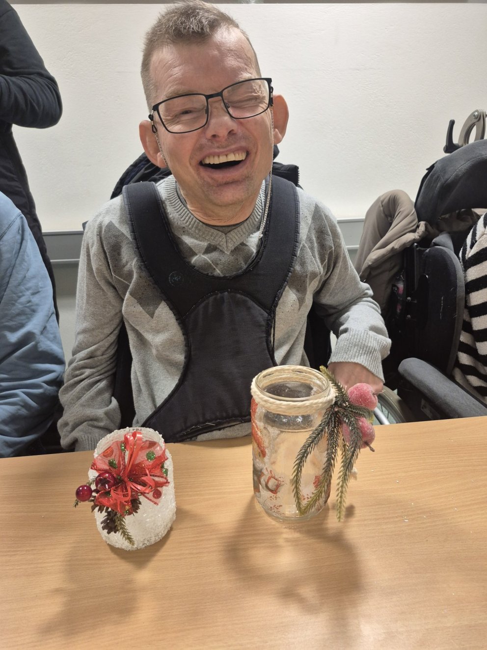 Steinar ánægður með verkin sín. MYND AÐSEND