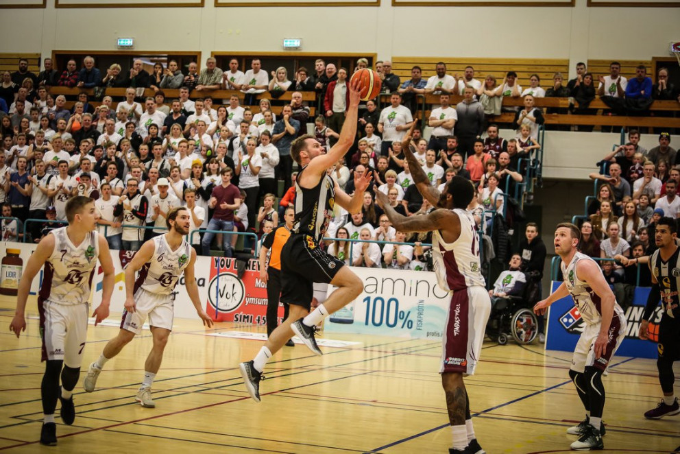 Jón Arnór sækir að körfu Tindastóls. MYND: HJALTI ÁRNA