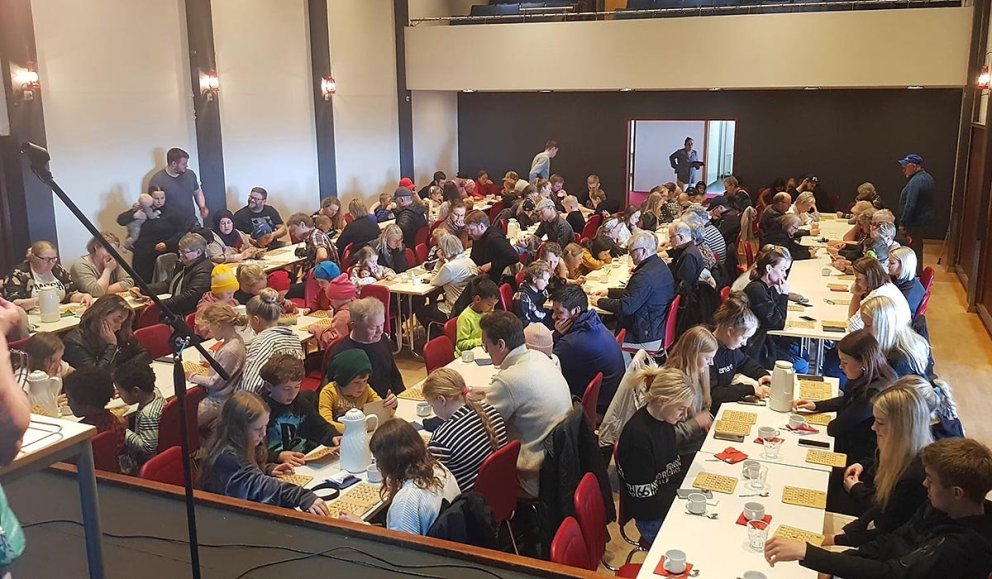 Fjöldi fólks í sumarkaffi á Hvammstanga. MYNDIR AÐSENDAR