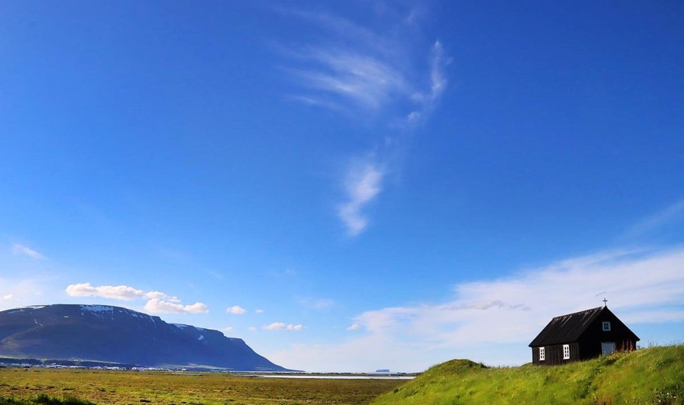 Sjávarborgarkirkja á fallegum degi. MYND ÓAB