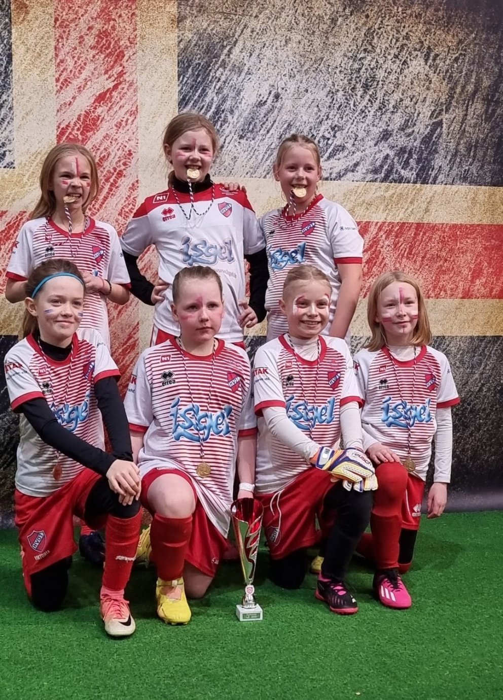 Hvöt/Fram 2 sem sigruðu E-riðil á mótinu. Mynd tekin af Facebook-síðu Knattspyrnudeildar Hvatar.