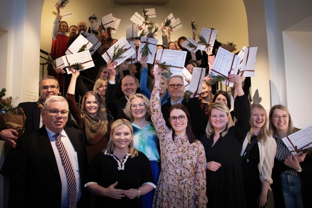 Styrkþegar með viðurkenningarskjölin. MYND Leifur Wilberg Orrason