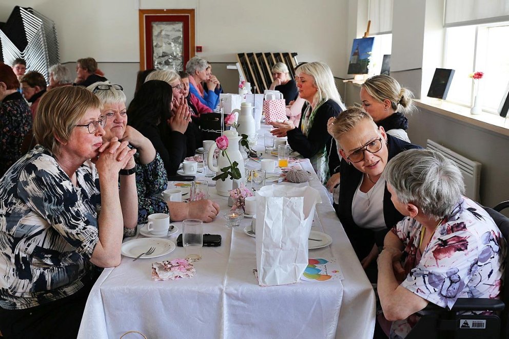 Kvenfélagskonur úr Austur-Húnavatnssýslu fögnuðu tímamótunum. MYNDIR AÐSENDAR