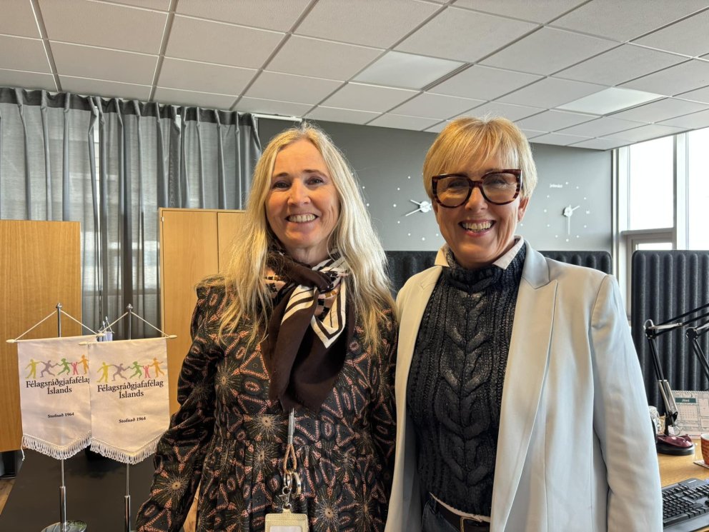 Steinunn Bergmann félagsráðgjafi og formaður Félagsráðgjafafélags Íslands ásamt Maríu Björk.