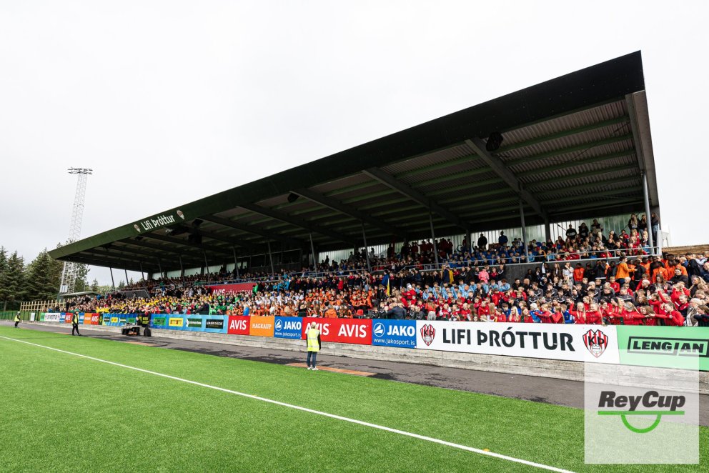 Stúkan í gærkvöldi á setningu Rey Cup. Mynd tekin af Facebook-síðu Rey-Cup.