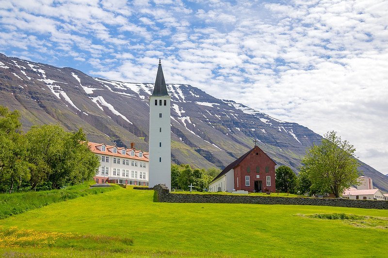 Hóladómkirkja. Mynd: Þorfinnur Sigurgeirsson