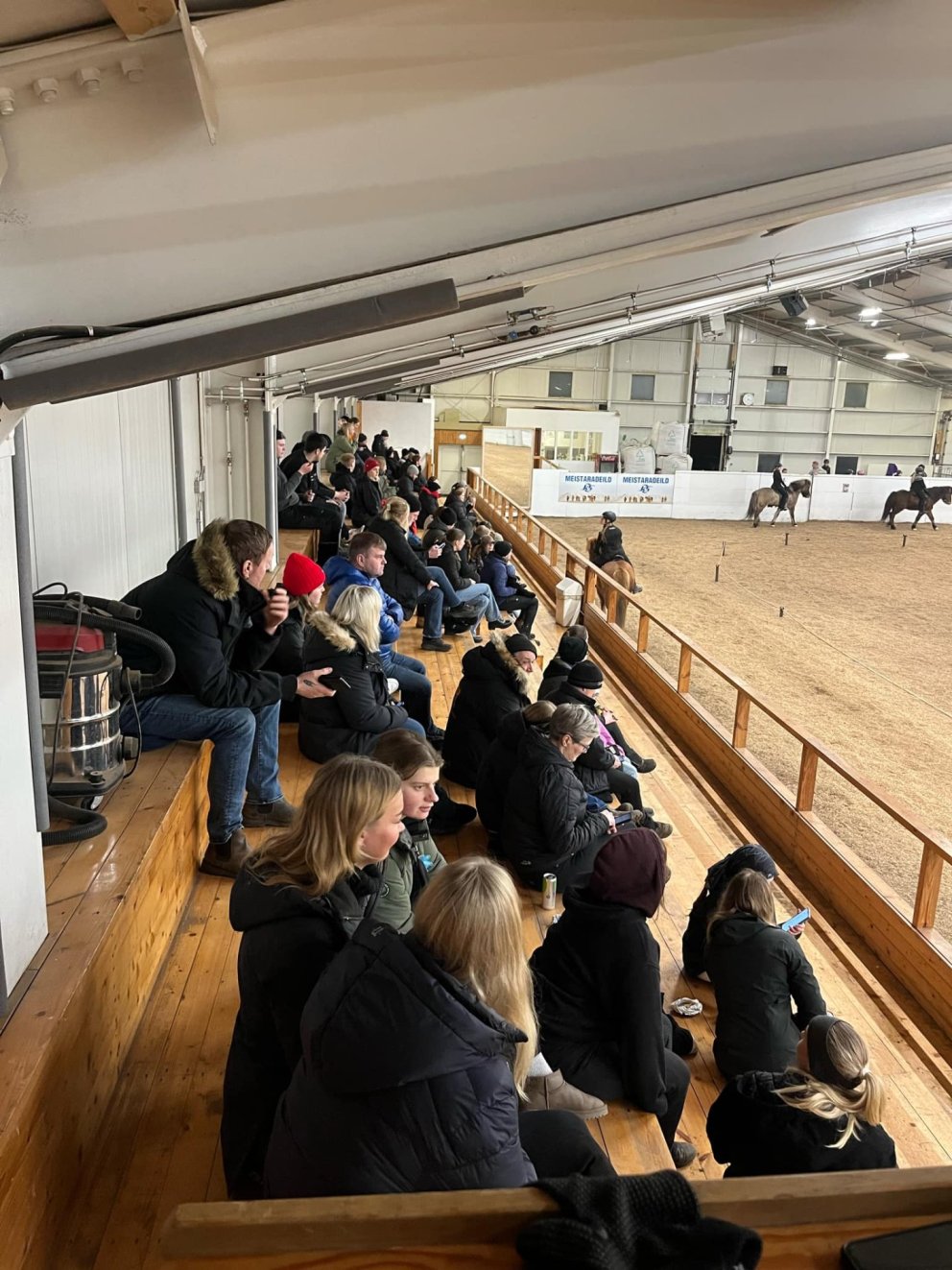 Myndir teknar af Facebook-síðunni Skagfirðingur hestamannafélag.