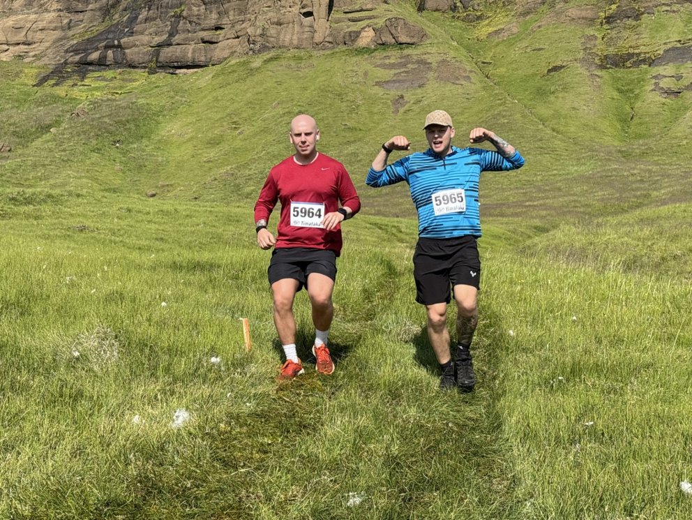 Kampa kátir hlauparar. Myndir: fb.Vatnsnes trail.