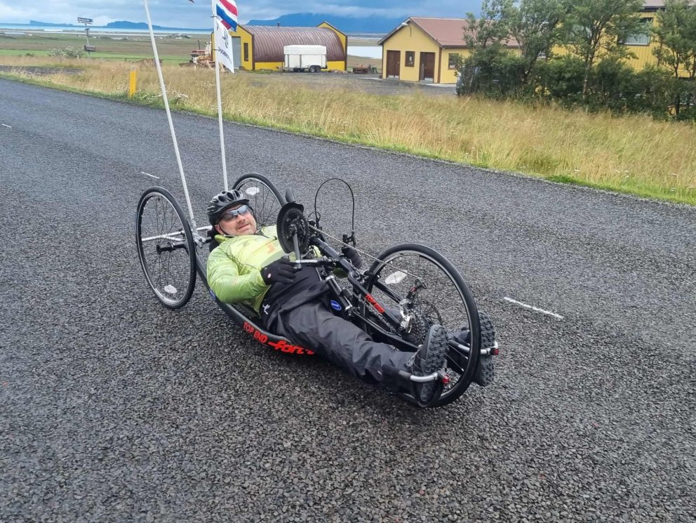 Magnús ferðast á handaflinu. Mynd: hmj