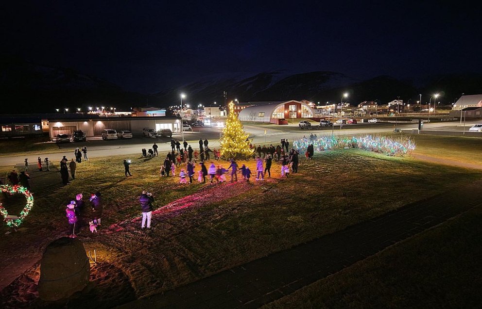 Frá ath0fninni í gær á Skagaströnd. MYND; ÁRNI GEIR