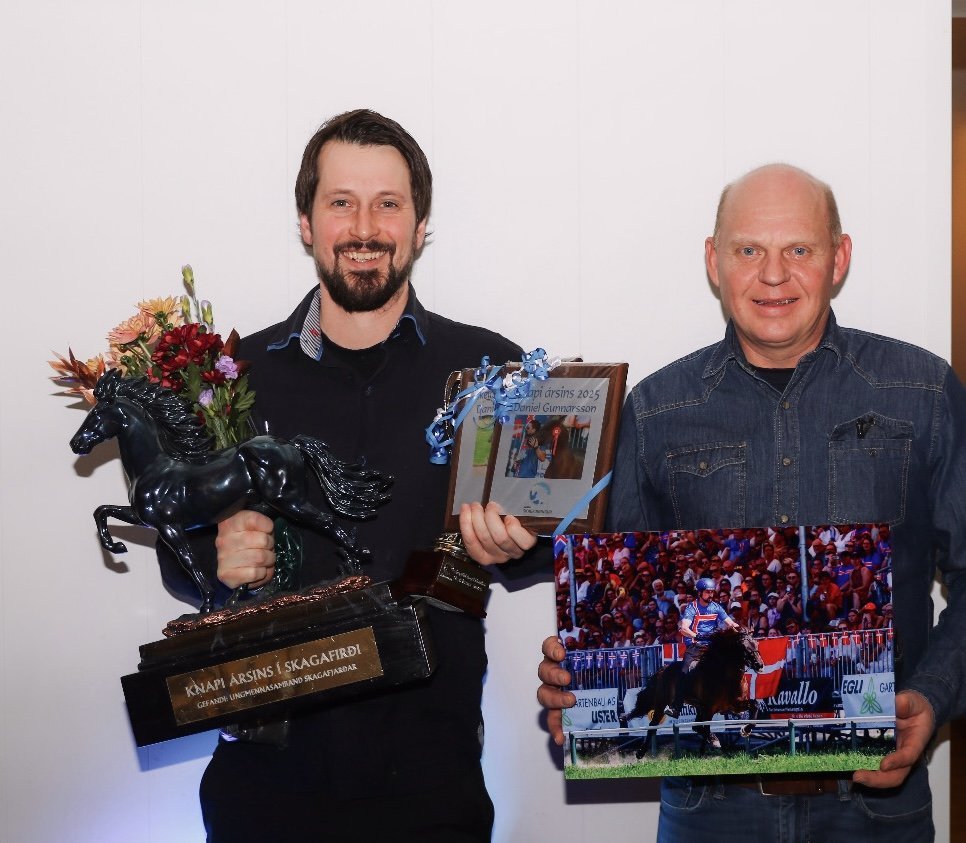 Daniel Gunnarsson og Elvar E. Einarsson formaður Skagfirðings. MYND FREYDÍS BERGSDÓTTIR