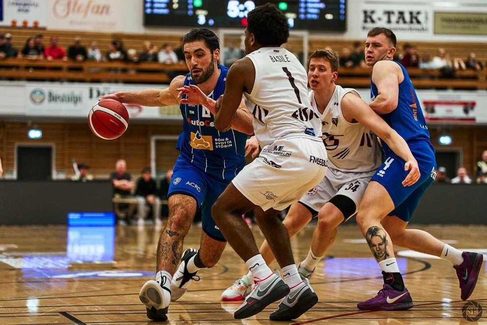 Basile og Raggi verjast sókn Breiðhyltinga. MYNDIR: SIGURÐUR INGI