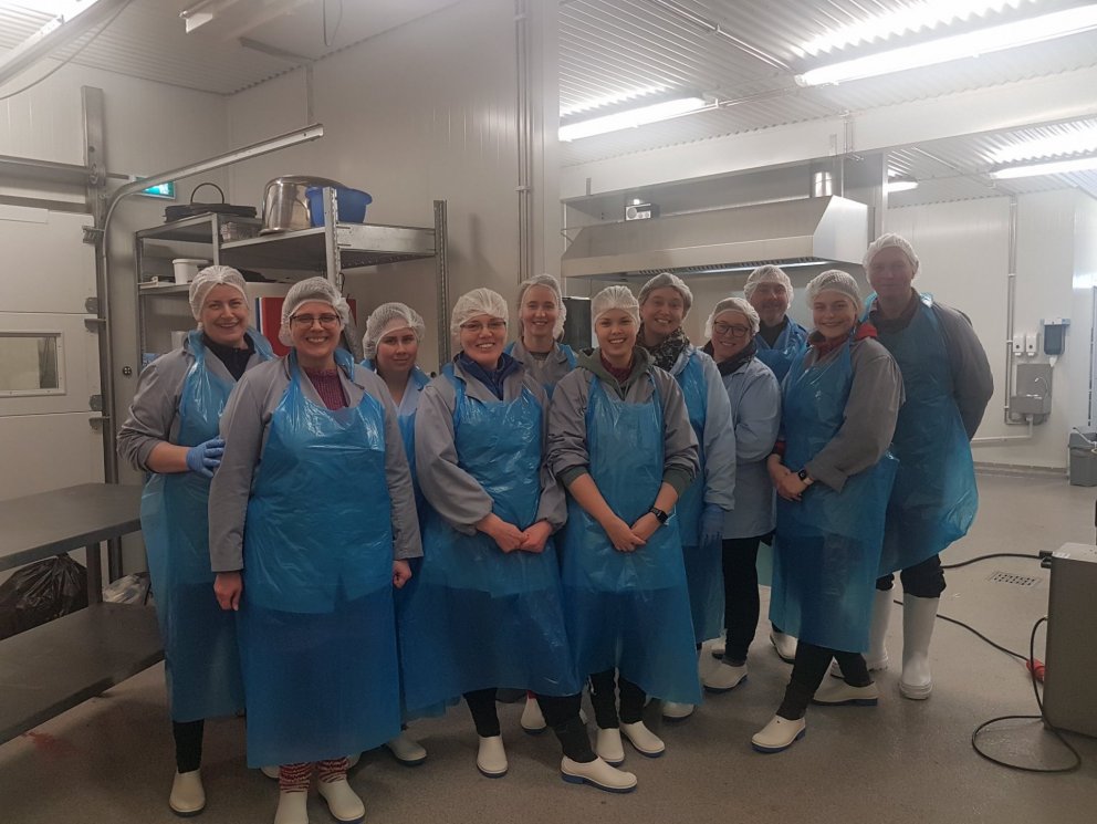 Vestfirðingar í Vörusmiðju BioPol á Skagaströnd. Myndir: Facebooksíða Fræðslumiðstöðvar Vestfjarða.