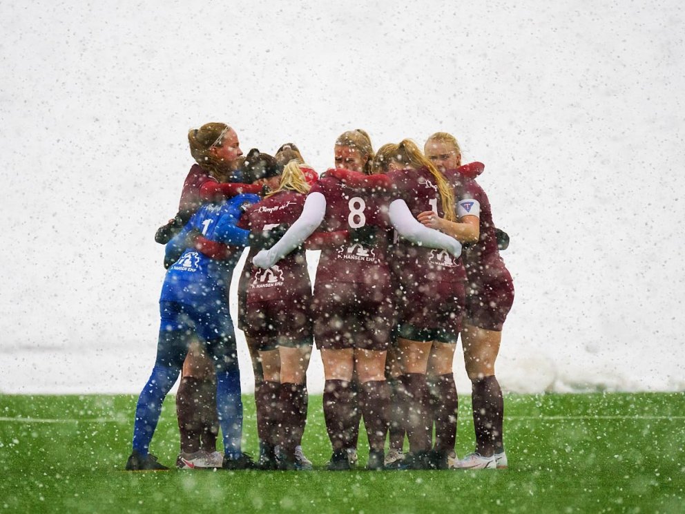 Stólastúlkur peppa sig upp fyrir leikinn í dag. MYNDIR: SIGURÐUR INGI