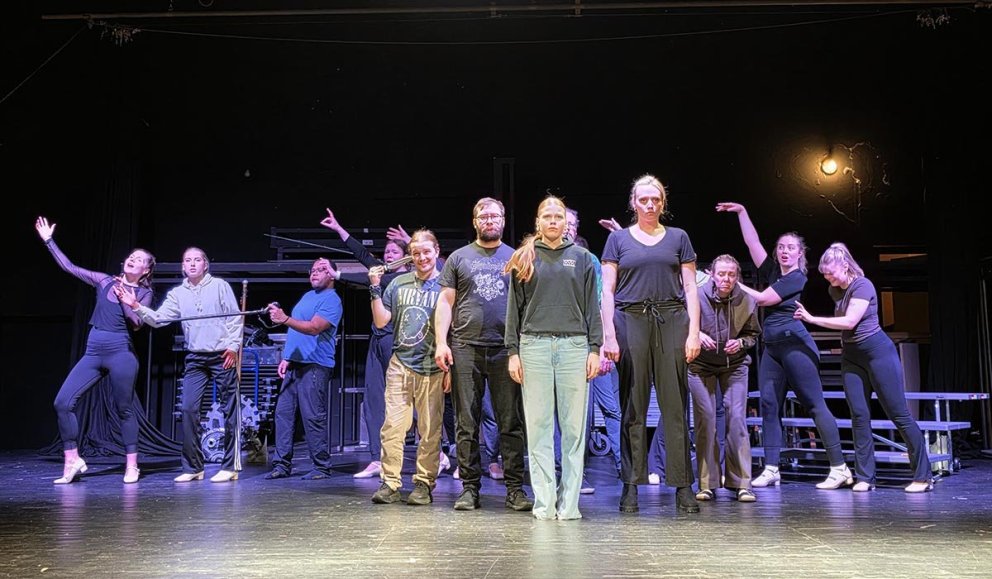 Frá æfingu Leikflokks Húnaþings vestra á Addams fjölskyldunni. MYND AÐSEND