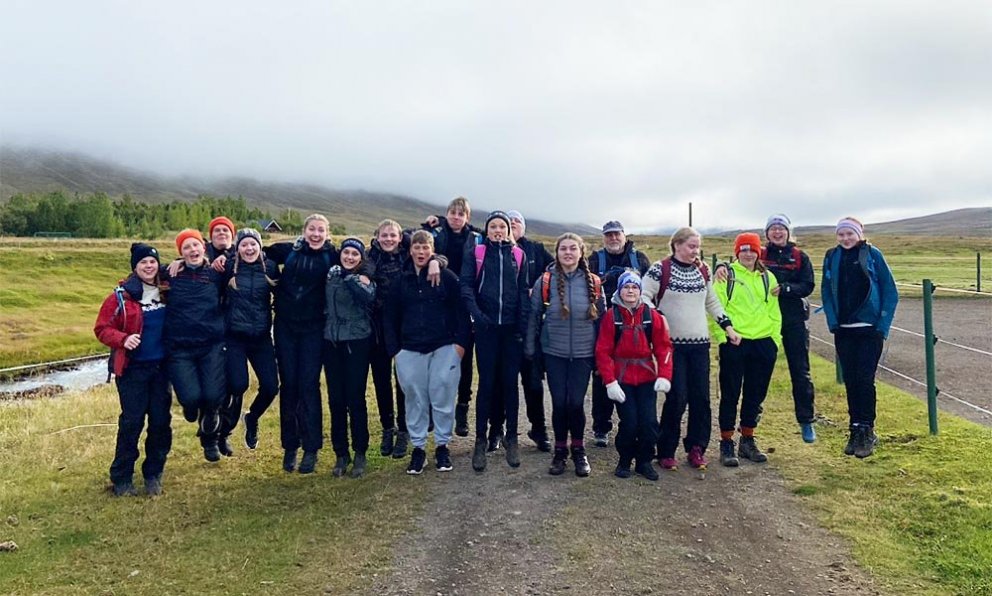 Galvaskur hópur nemenda unglingastigs GAV. MYNDIR AF HEIMASÍÐU GAV