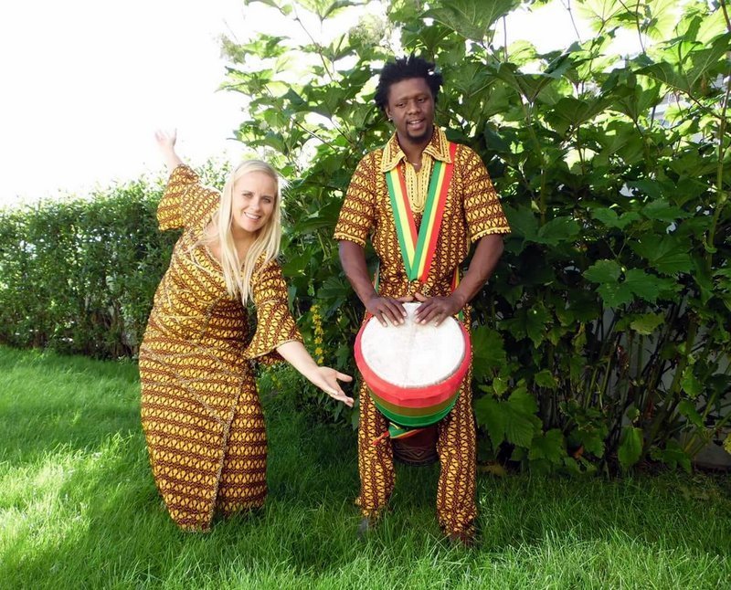 Sandra Sano Erlingsdóttir og Mamady Sano. Mynd af Facebooksíðu Dans Afríka Iceland.