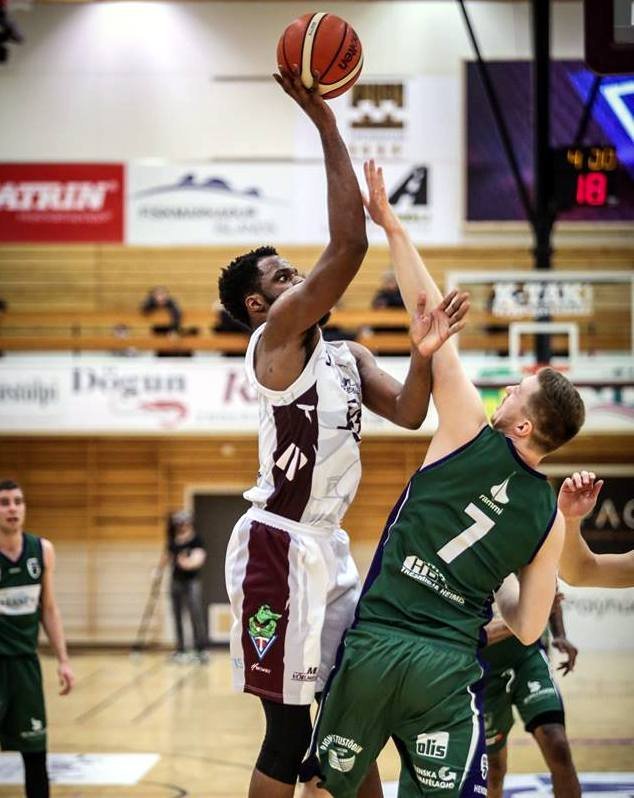 Alawoya reyndist stigahæstur heimamanna með 27 stig og 30 framlagspunkta. Mynd: Hjalti Árna.